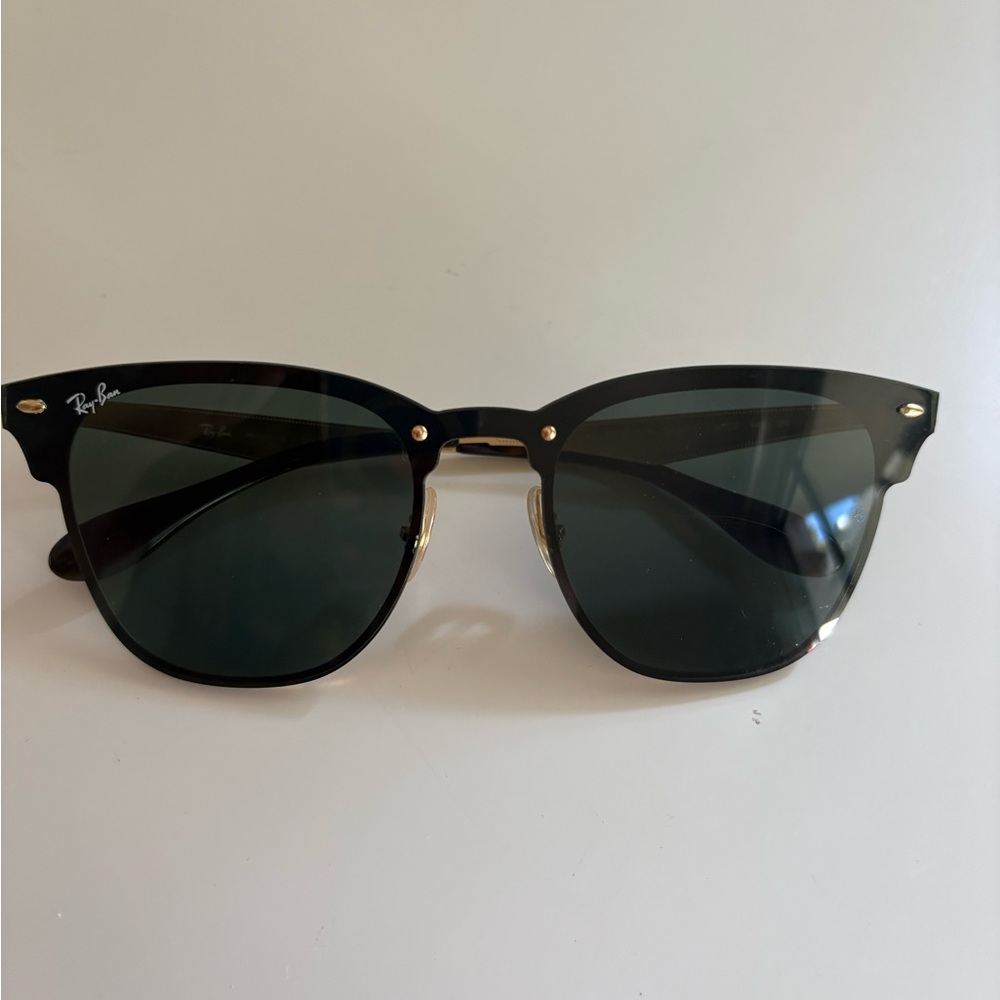 Ray-Ban Classic Black Sunglasses